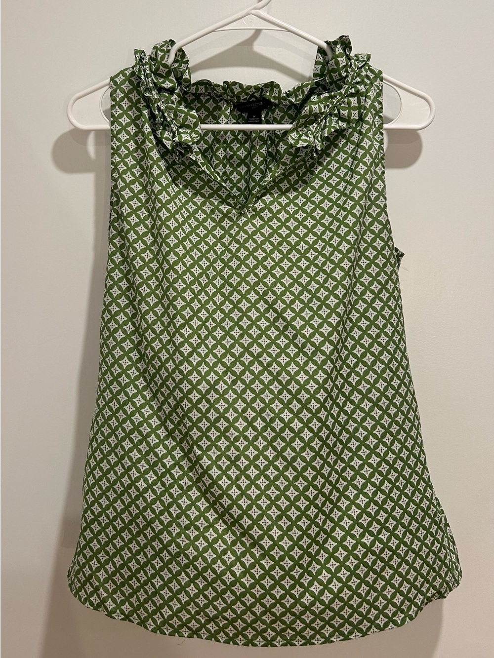 Banana Republic Green and White Ruffle Neck Sleeveless Blouse